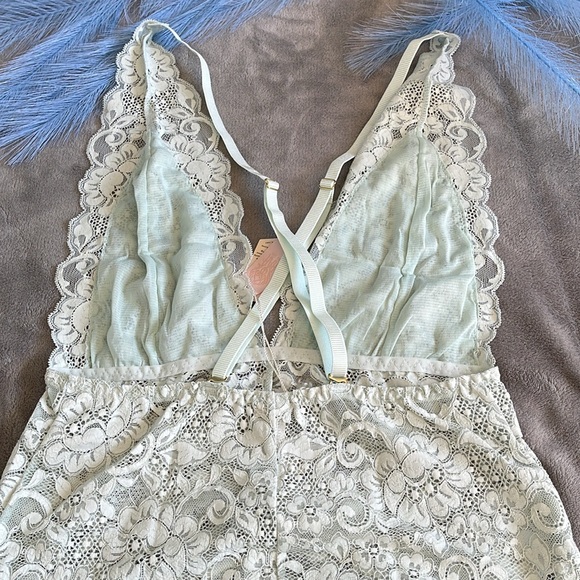 Comin’in HAHt Lace bodysuit - SZ S - something blue - NWT - Picture 5 of 13